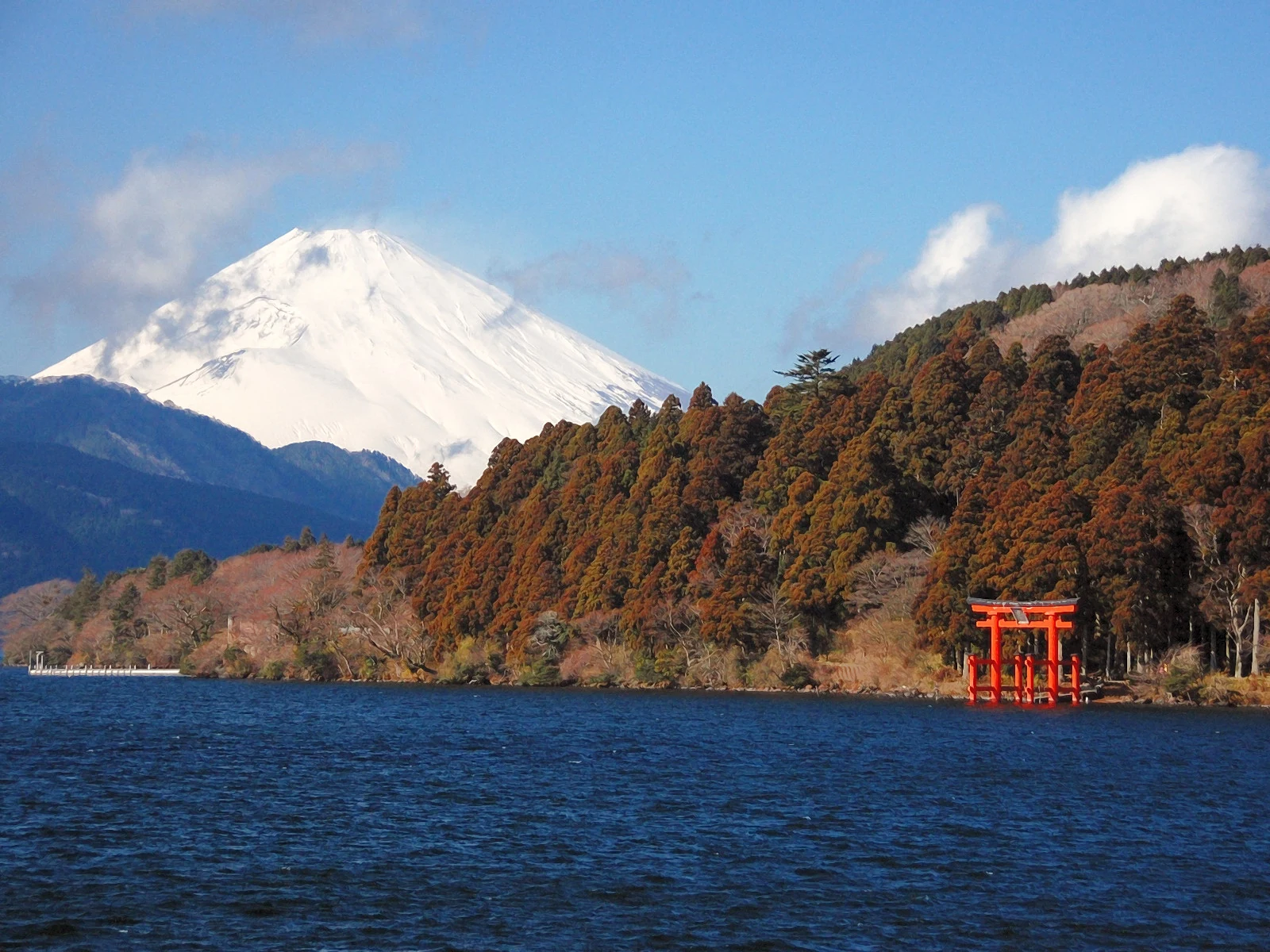 Lac Ashi et paysages de Hakone